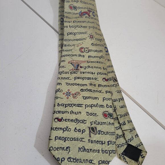 100% Silk Book of Kells Tie - Picture 2 of 3